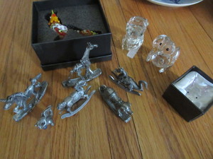 lot 414 image: PEWTER AND GLASS ANIMAL FIGURINES