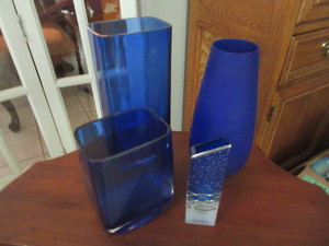lot 425 image: ART GLASS ITEMS