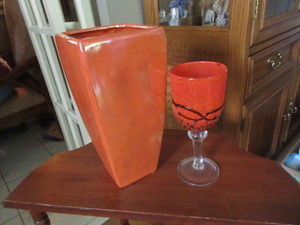 lot 428 image: IRIDESCENT ORANGE GLASS VASE AND A GOBLET