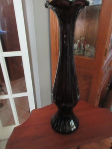 lot 429 image: TALLL ART GLASS VASE IN SMOKY AMETHYST