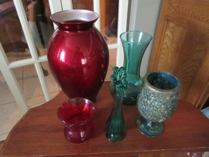 lot 430 image: FENTON AND OTHER GLASS ITEMS