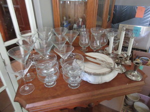 lot 447 image: LENOX PLATES, SILVER PLATED CANDLE HOLDERS, A LIGHT UP CANDLEABRA AND CLEAR STEMWARE