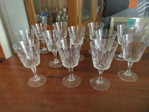 lot 450 image: MONT ROYALE, VINTAGE, CANADIAN LEAD CRYSTAL - MRC2 PATTERN - WINE GLASSES