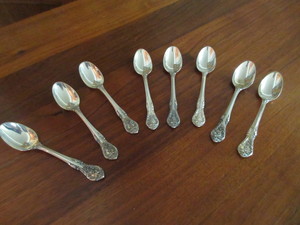 lot 479 image: GORHAM STERLING SILVER FLATWARE - KING EDWARD PATTERN - DEMITASSE SPOONS