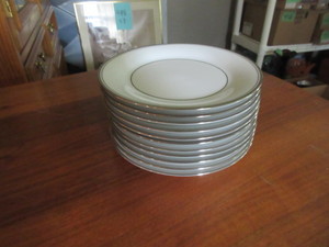 lot 490 image: NORITAKI DIANA #2611 PLATINUM TRIM FINE CHINA - BREAD PLATES