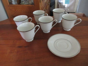 lot 496 image: NORITAKE DIANA #2611 PLATINUM TRIM FINE CHINA - CUPS AND SAUCERS