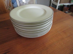 lot 500 image: MIKASA IVORY CHINA BELAIR SALAD PLATES