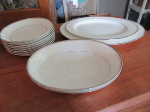 lot 503 image: MIKASA BRIAR CLIFFE PATTERN FINE BONE CHINA