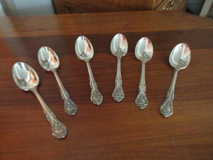 lot 473 image: GORHAM STERLING SILVER FLATWARE - KING EDWARD PATTERN - TEASPOONS