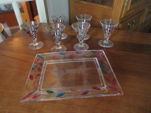 lot 509 image: ITALIAN CRYSTAL SERVING PLATE WITH CORDIAL GLASSES