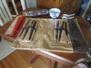 lot 531 image: ASIAN KITCHEN ACCESSORIES