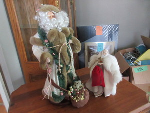 lot 543 image: SAN FRANCISCO MUSIC BOX CO. SANTA AND A SANTA IN A REAL FUR COAT