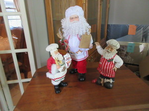 lot 544 image: COOKING AND BAKING SANTAS
