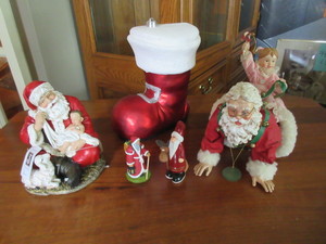lot 545 image: SANTA FIGURINES AND A BIG BOOT ORNAMENT