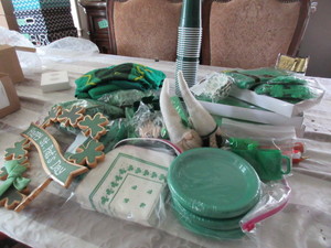 lot 593 image: ST PATRICKS DAY PAPER GOODS, ACCESSORIES, T SHIRTS