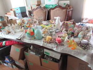 lot 595 image: EASTER KNICK KNACKS AND ACCESSORIES