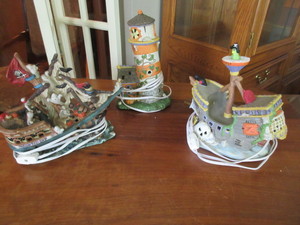 lot 602 image: CREEPY HOLLOW LIGHT UP BUILDINGS