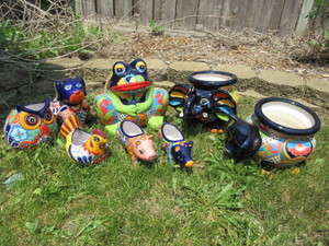 lot 704 image: ENCHANTED TALAVERA YARD POTTERY - NEW