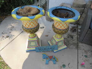lot 717 image: COLORFUL STANDING URNSPLANTERS