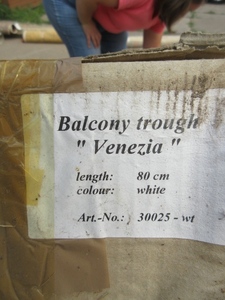 lot 725 image: BALCONY TROUGHS