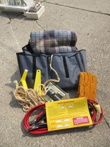 lot 731 image: CAR EMERGENCY KIT
