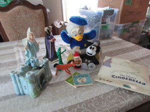 lot 338 image: WALT DISNEY AND OTHER COLLECTIBLES