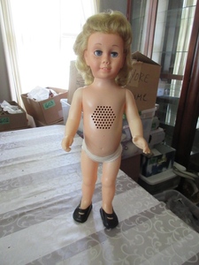 lot 351 image: CHATTY CATHY DOLL