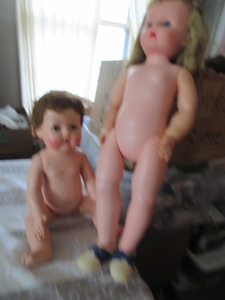 lot 354 image: VINTAGE DOLLS