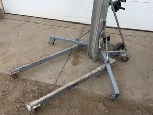 lot 2 image: Genie SLC-24 Material Lift