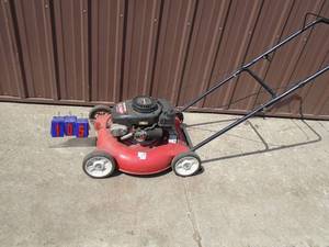 Yard Machine 3.5 hp push mower. Used condition. Tested & works. As shown.