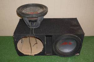 lot 4 image: BLOWN Alpine Type R 15 Subwoofers with Box
