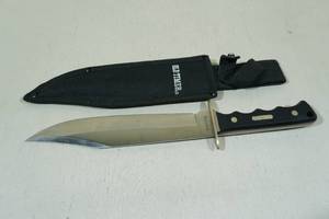 lot 11 image: Schrade Old Timer Fixed Blade Bowie Knife with Sheath