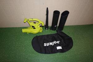 lot 15 image: Sun Joe 13 Amp Electric Blower  Vacuum  Mulcher