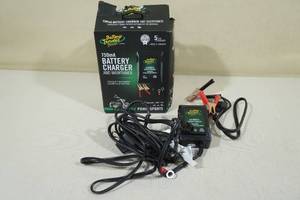 lot 25 image: Battery Charger and Maintainer