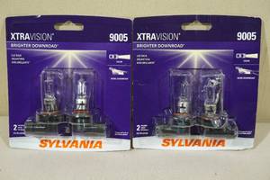 lot 34 image: 2 Packs Sylvania Xtravision Halogen Lamps -9005