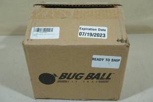 lot 39 image: 3 Pack Bug Ball Fly Traps