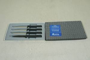 lot 100 image: Rada 4 Piece Steak Knife Set