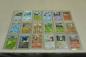 lot 184 image: Pokemon Cards - Holos, Rares