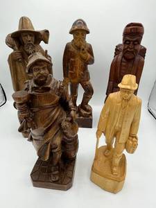 lot 115 image: Vintage German Wood Carvings - Set of 5