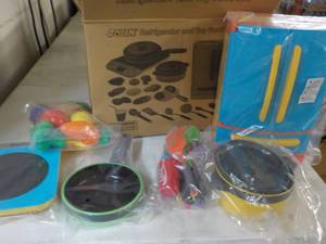 Joyin Refrigerator and Toy Set...