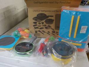 Joyin Refrigerator and Toy Set...