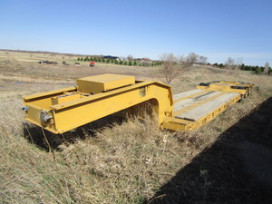 lot 11 image: 1979 Hyster 45 Lowboy