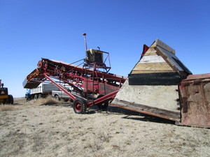 lot 15 image: 40 Gravel Conveyor wScreener
