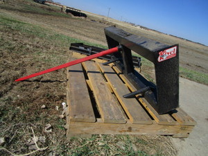 lot 24 image: Kivel Skid Steer Bale Spear