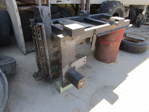 lot 31 image: King Pin Mobile Home Hitch