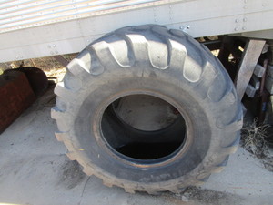 lot 46 image: 20.5-25 Payloader Tire