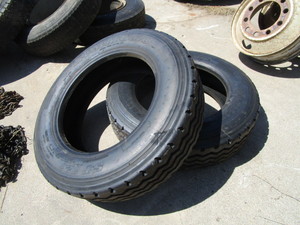 lot 50 image: (2) (New) Sumitomo 26570 R 22.5 Tires