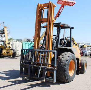 lot 2 image: 2014 CASE 885 H 8000 LBS Rough Terrain Forklift
