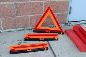 lot 23 image: Road Emergency Triangle