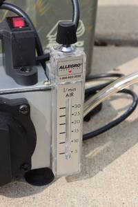 lot 31 image: D2 Mold Light Sampler Pump